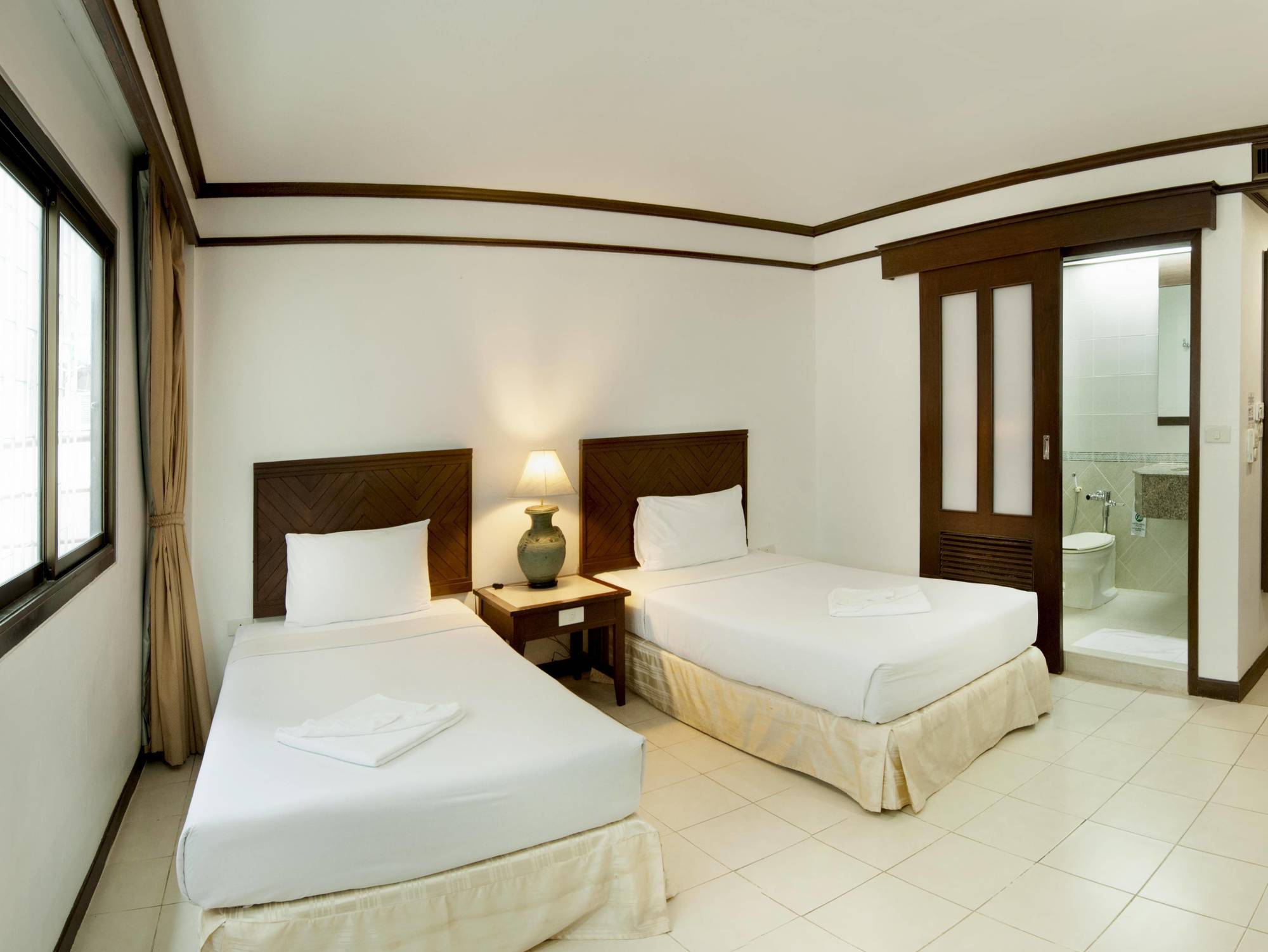 Rattana Mansion Hotel Phuket Exterior photo