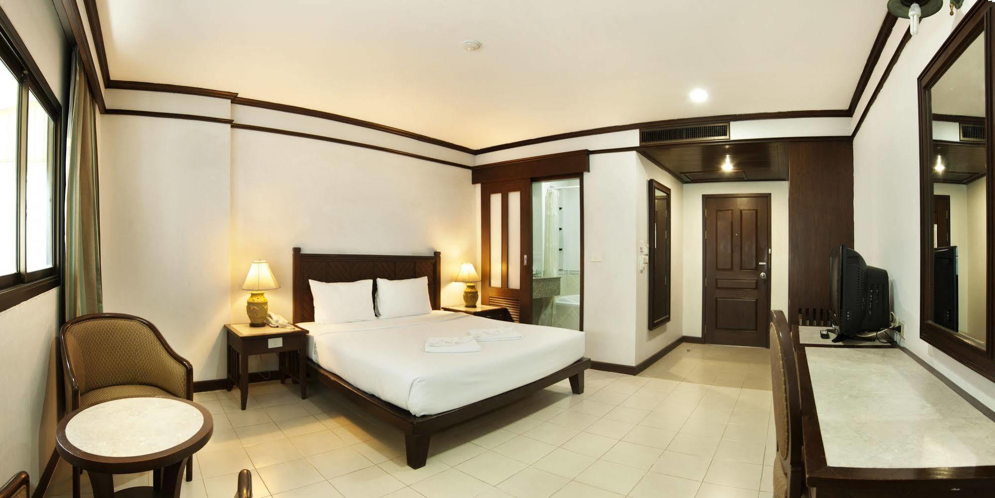 Rattana Mansion Hotel Phuket Exterior photo